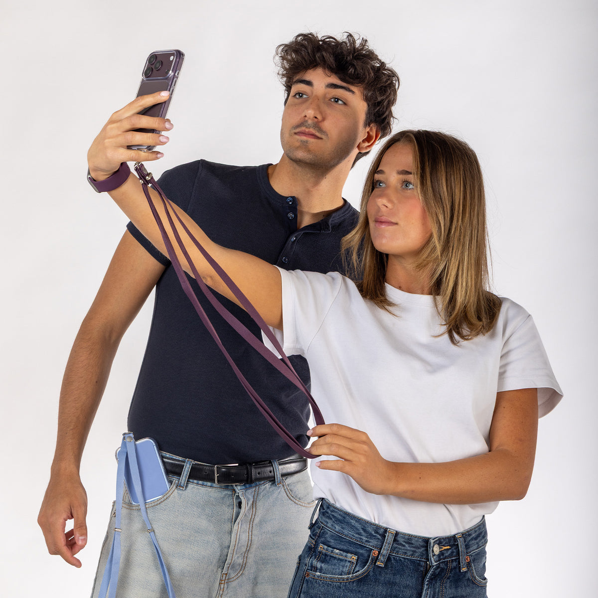 “Move Lace” crossbody strap for smartphones