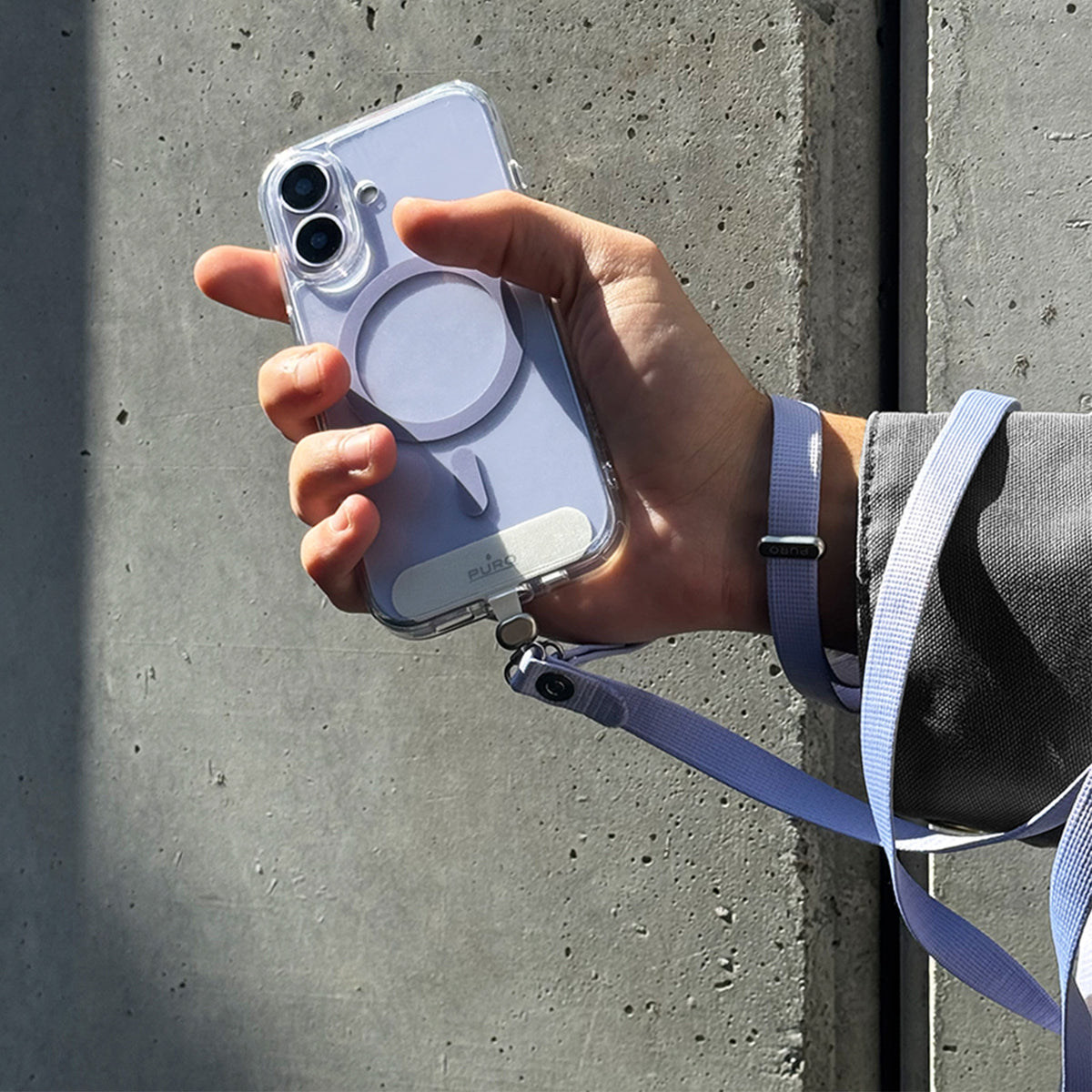 “Move Lace” crossbody strap for smartphones